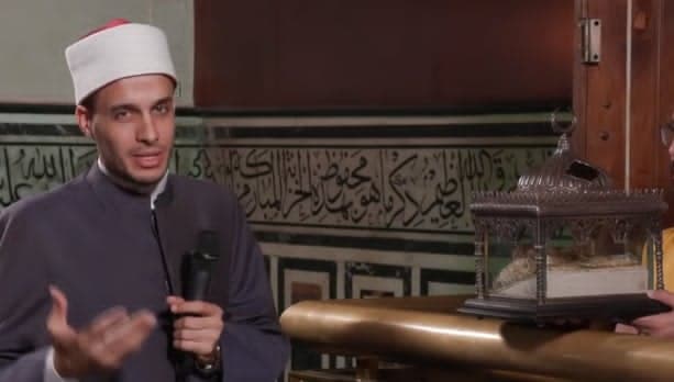 إمام مسجد الحسين يوضح مصدر مقتنيات النبي في ينبع