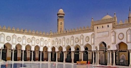 الأزهر يتيح الانضمام لأروقة القرآن