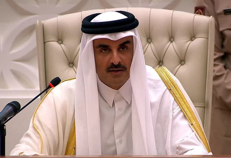 أمير قطر يؤكد التزام الحوار والدفاع عن الوطن