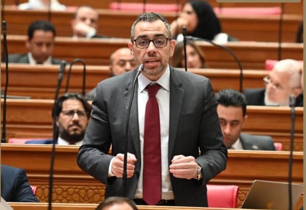 محمد فؤاد يطالب بمعلومات حكومية عن الديون والدولار