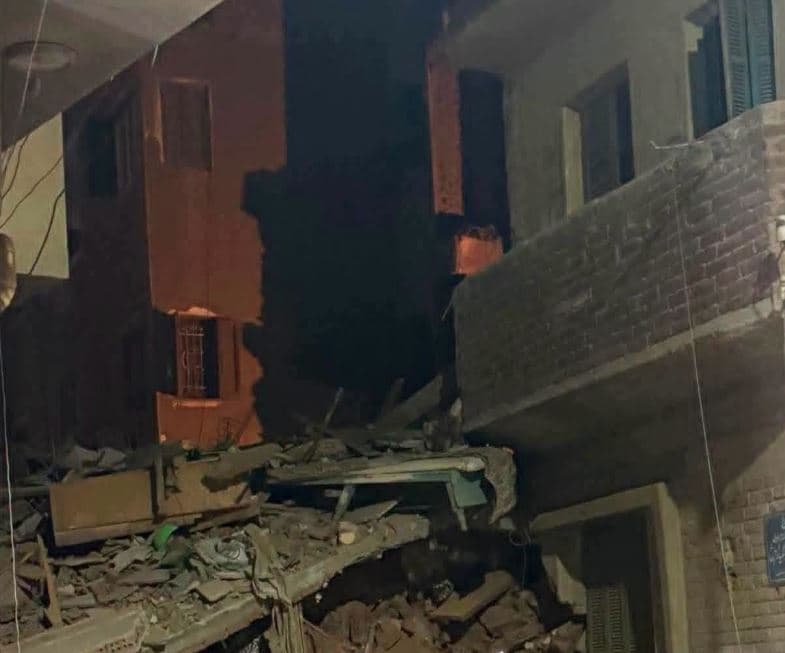 سقوط مبنى سكني في بنها بدون إصابات
