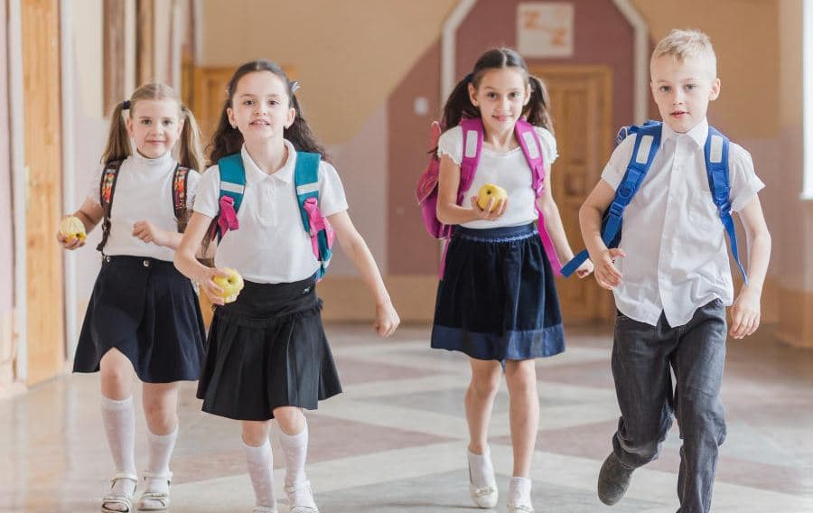 نصائح صحية لضمان بيئة آمنة للطفل عند العودة للم学校