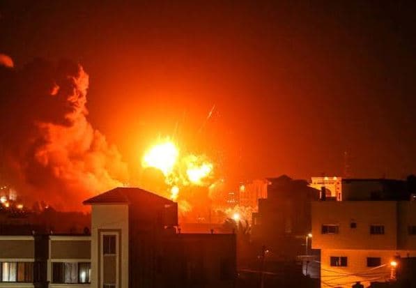 إسرائيل تستهدف قياديًا في حماس بغزة