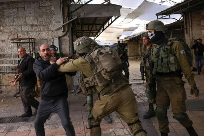 إصابة فلسطينيين بتعديات المستوطنين شرقي جنين