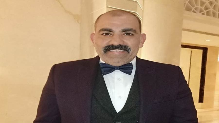 محسن منصور عن خيال مريض يضم ورقا جيدا ونجمين