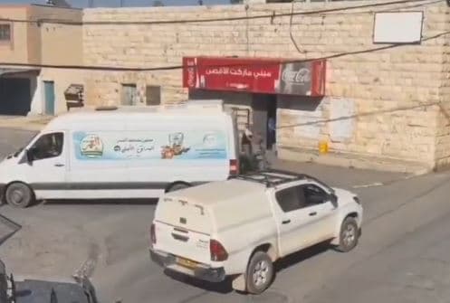 مستوطنون يقتحمون مواقع إسلامية في سلفيت