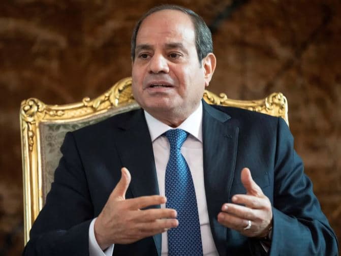 تحذيرات السيسي من تزييف الوعي على مدى 10 سنوات