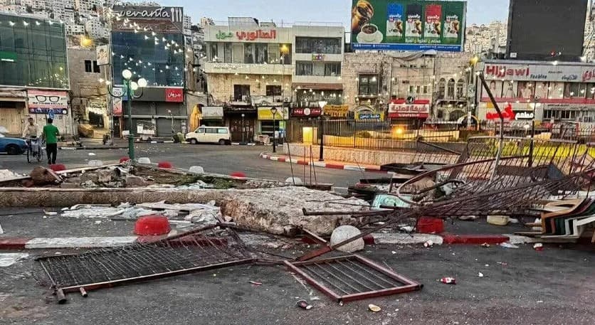 الجيش الإسرائيلي يهدم تماثيل ويطبق حظر في نابلس