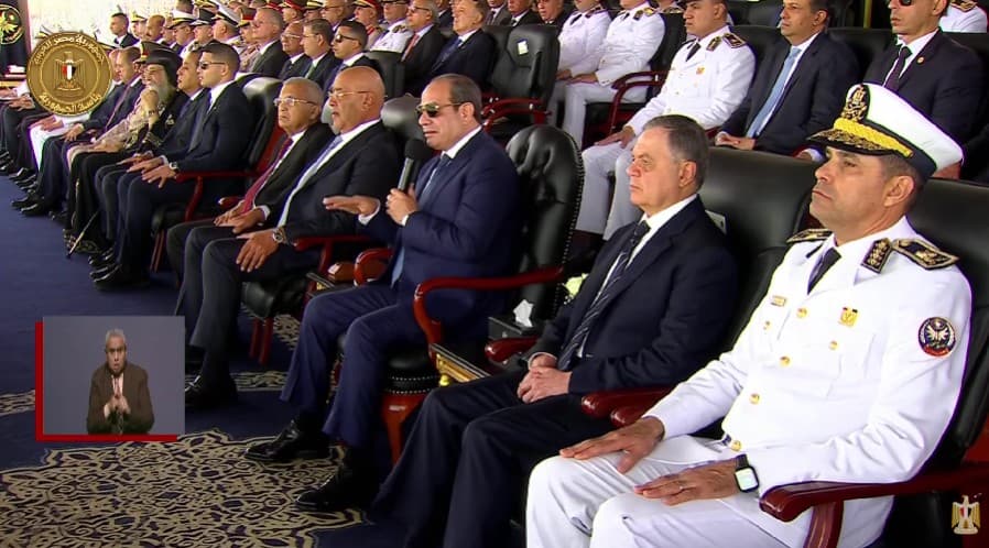 السيسي يحث طلبة الشرطة على حماية المؤسسة