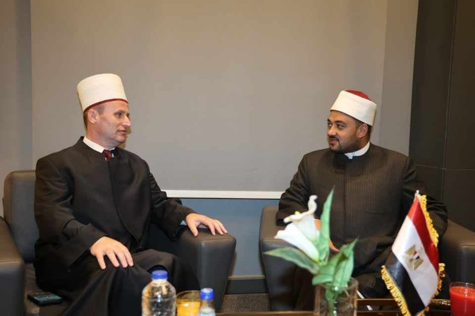 الأعلى للشؤون يعزز التعاون مع المشيخة الألبانية