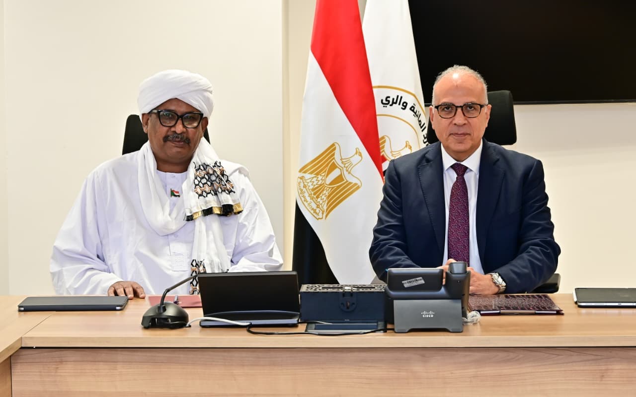 مصر والسودان يعززان التعاون المائي