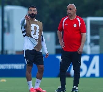 صلاح يبتعد عن حسام حسن مع مصر