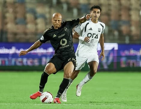 الأهلي يتغلب على زد بهدفين