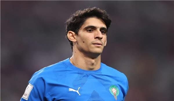 ياسين بونو يسعى لجائزة أفضل حارس عالمي