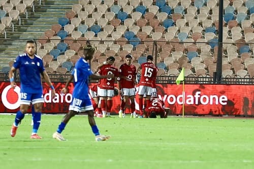 الأهلي يتغلب على أبو قير ويصعد مؤقتا