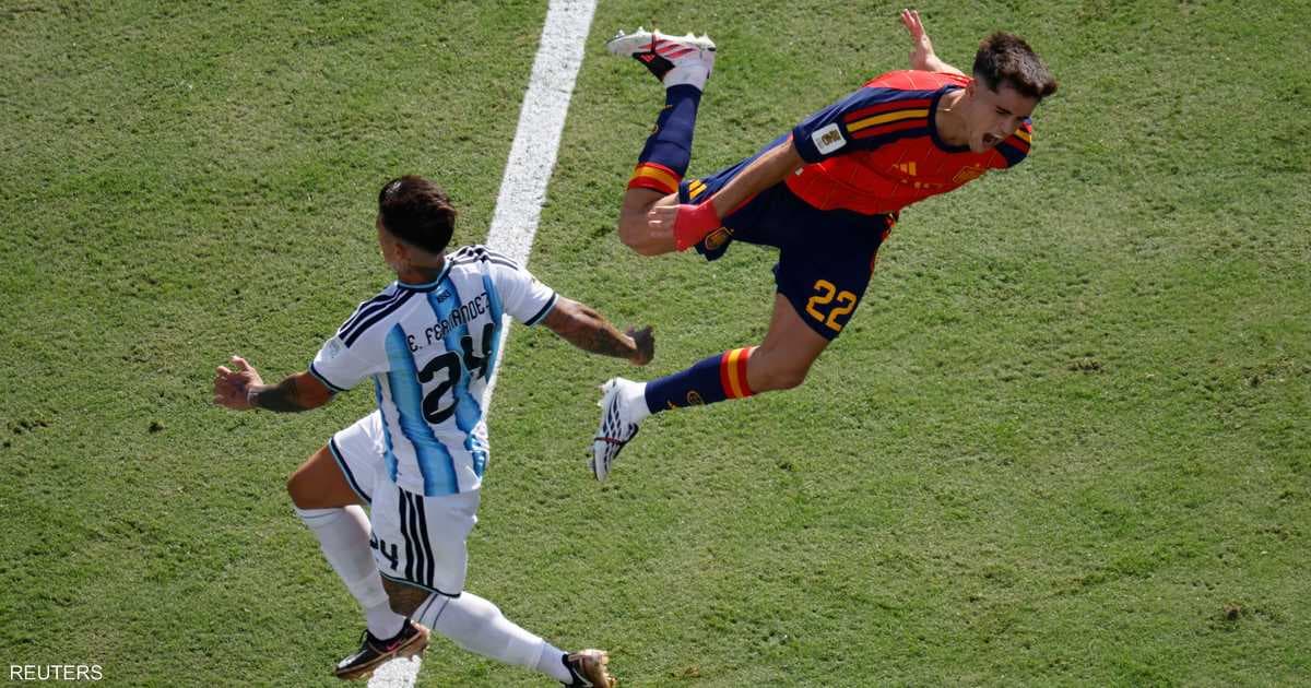 Fernández dismissed enters final records
