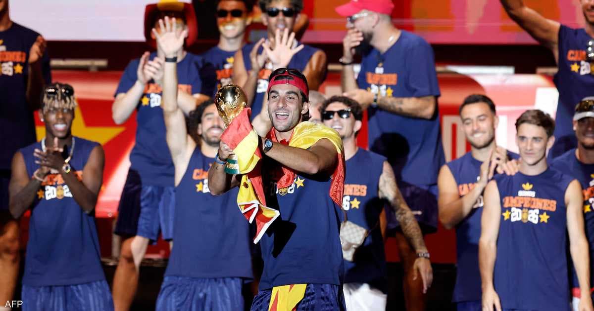 Ferran Torres with Trump logo sparks debate