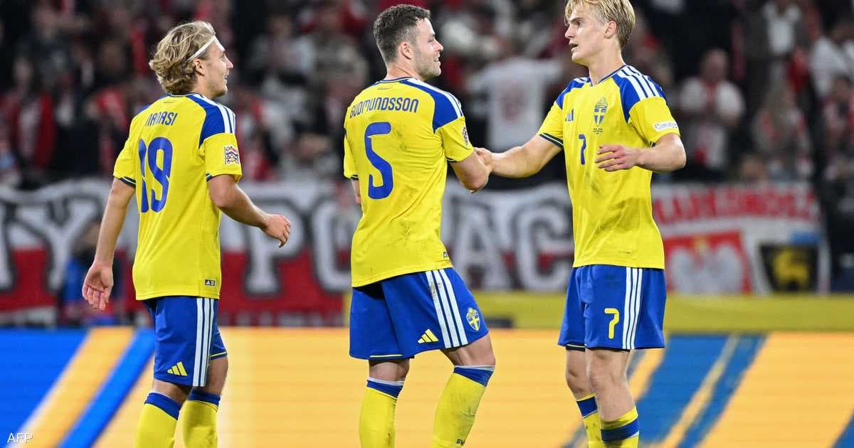 Sweden defeats Poland to lead group