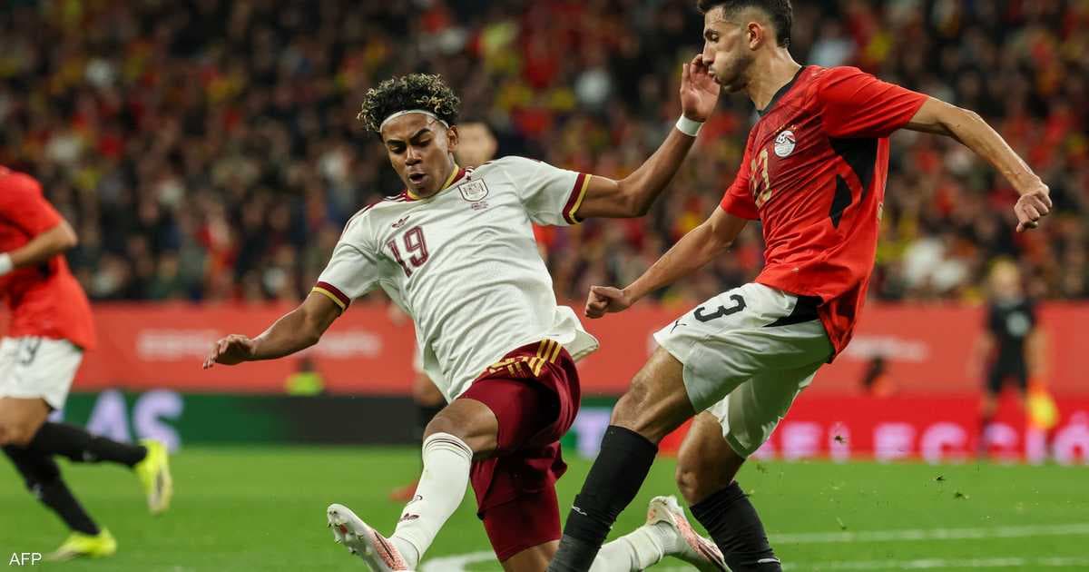فيفا يعاقب إسبانيا على أحداث مباراة مصر