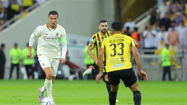 اتحاد جدة يتفوق على النصر في الشوط الأول