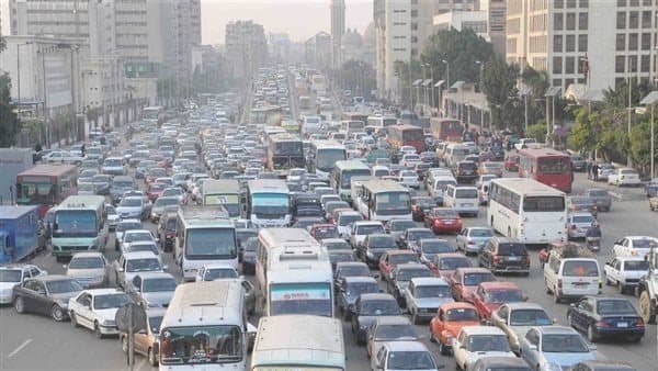 تدفقات مرورية على محاور القاهرة والجيزة