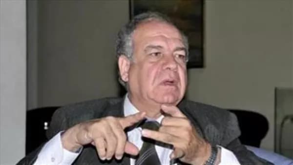 زعيم الحزب الاشتراكي ي prioritized التعليم والمعيشة