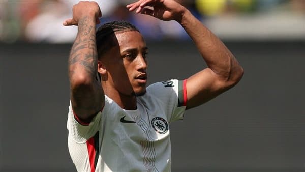 نجم تشيلسي يفوز بجائزة لاعب أغسطس
