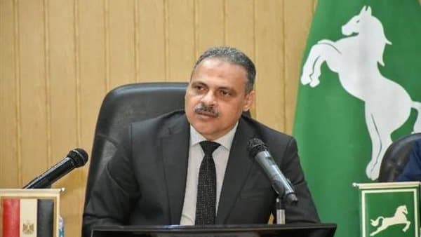 محافظ الشرقية يدعو المتقدمين لتقنين الأوضاع لتبليغ المخالفات