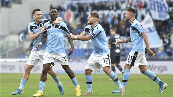 ميلان ولاتسيو يتعادلان 2-2 في الدوري