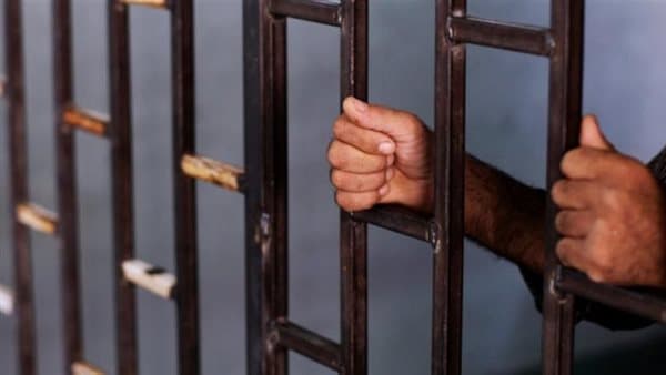 ممرض ينتحل صفه أمين شرطة لعملية نصب