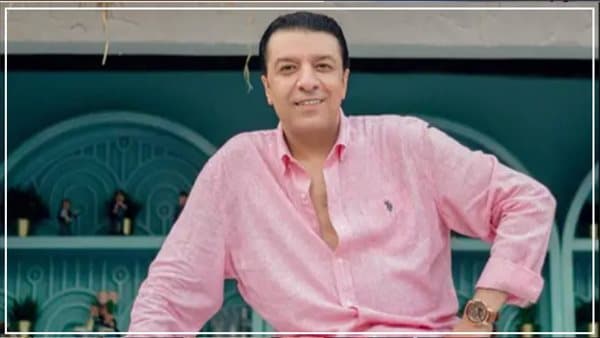 مصطفى كامل يغادر النيابة بعد فشل الصلح مع سلمى