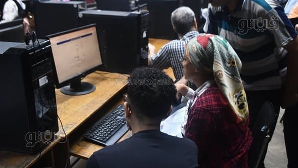أسس التحويل المناظر وغير المناظر في تقليل الاغتراب للطلاب