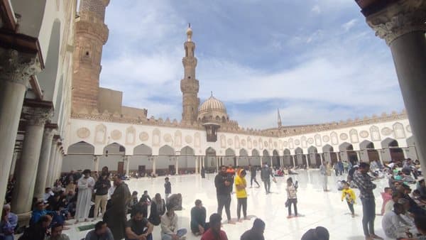 نقل أداء صلاة الجمعة من مسجد الفتح بالزقازيق