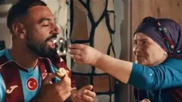 صلاح: ألاحق والدتي قبل كل مباراة منذ عقدين