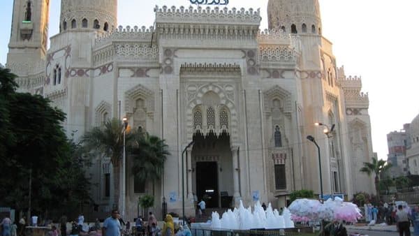 مواقيت أذان المغرب اليوم في القاهرة والجميع