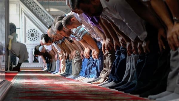 مواعيد أذان العشاء في القاهرة الاثنين