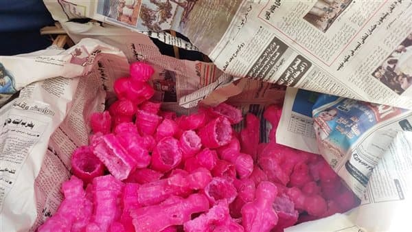 ضبط 252 كيلو لحوم منتهية وحلويات مجهولة المصدر في قنا