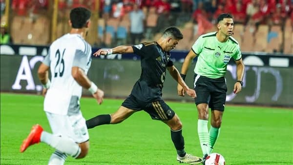 الأهلي يتفوق على زد بثنائية