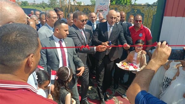وزير التعليم والمحافظ يفتتحان مدرسة فوزي الرفاعي
