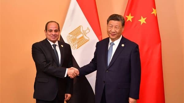 السيسي يدعو لمستقبل مزدهر للشعبين المصري والصيني