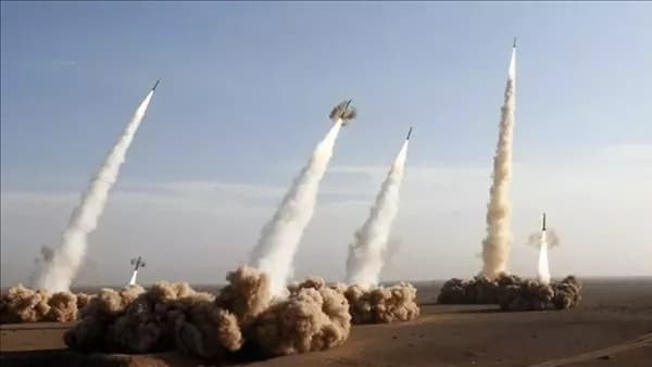 الجيش الإيراني يهاجم أهدافا أمريكية في الخليج