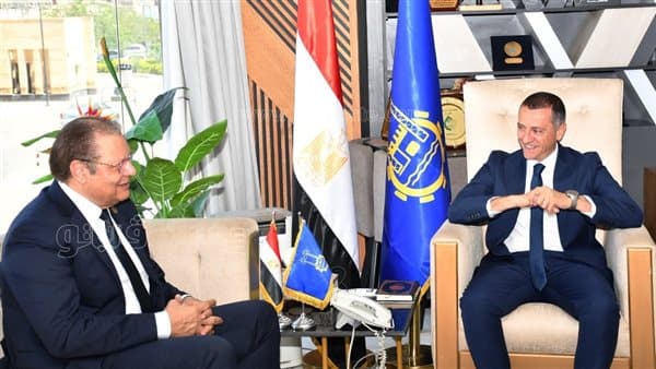 محافظ أسوان يستقبل رئيس هيئة الاعتماد