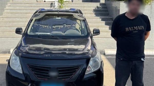 مشادة عند نقطة وصول تتسبب في حادث وسائق نقل ذكي يُقبض عليه في القاهرة