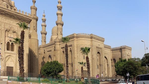 موعد أذان الظهر في مصر اليوم