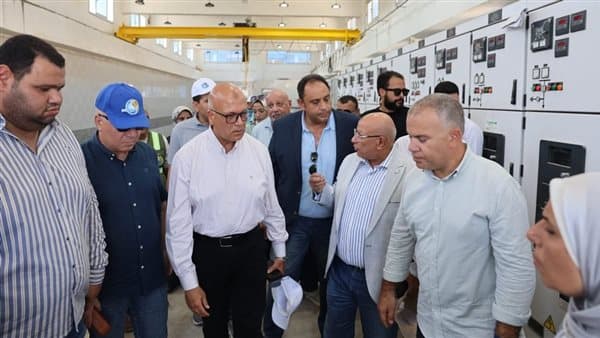 نائب وزيرة الإسكان يزور مشروعات مياه في الفيوم
