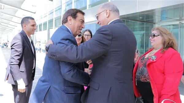 جورج قرداحي يزور مكتبة الإسكندرية