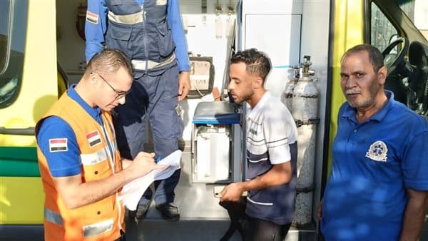 مسعف وسائق يعيدان 115 ألف جنيه وآيفون بعد حادث