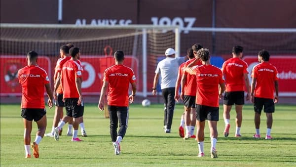 الأهلي ينهي تدريباته لمباراة المقاولون