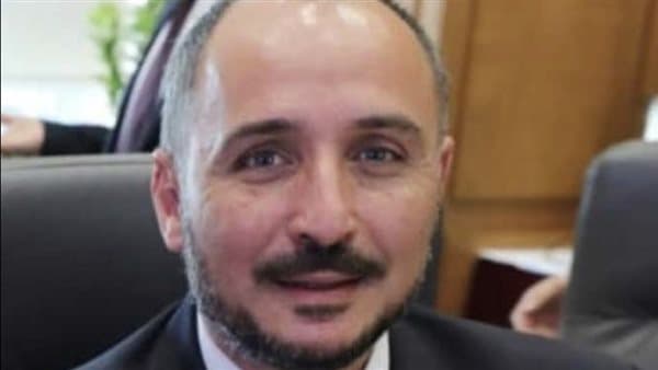 تمديد تكليف عمر شريف أمينًا للمستشفيات