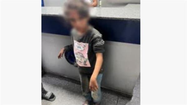 طفلة من ذوي الاحتياجات تثير الجدل في النزهة
